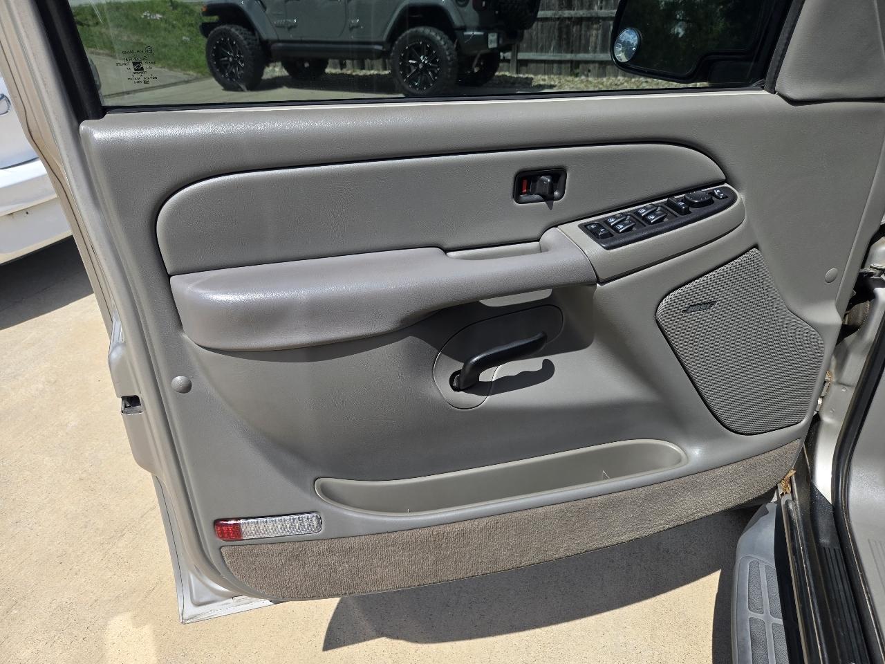 Chevrolet Suburban 4dr 1500 LS 2005