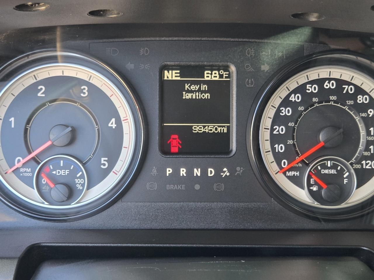 RAM 2500 Tradesman 4x4 Crew Cab 6'4" Box 2018