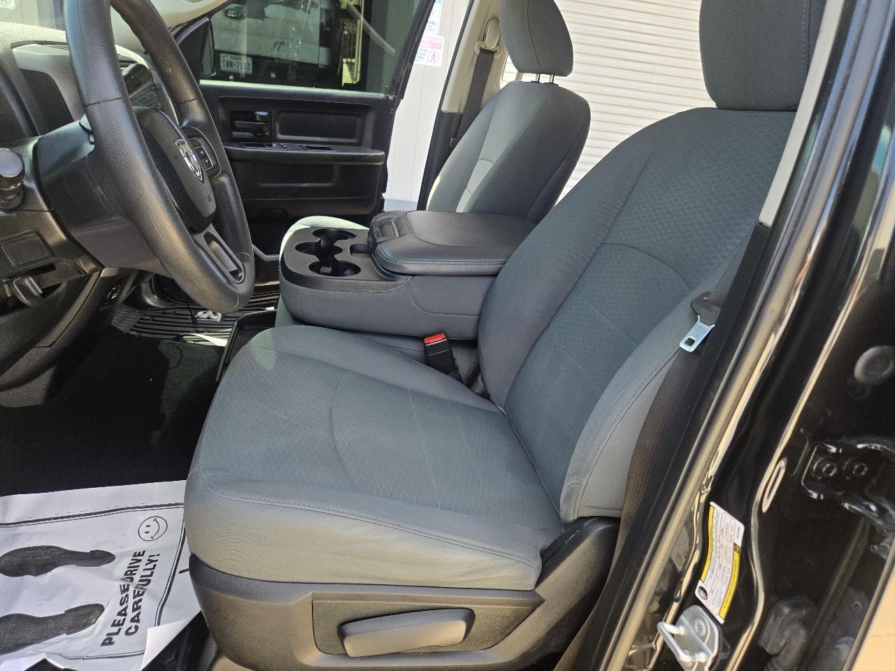 RAM 2500 Tradesman 4x4 Crew Cab 6'4" Box 2018