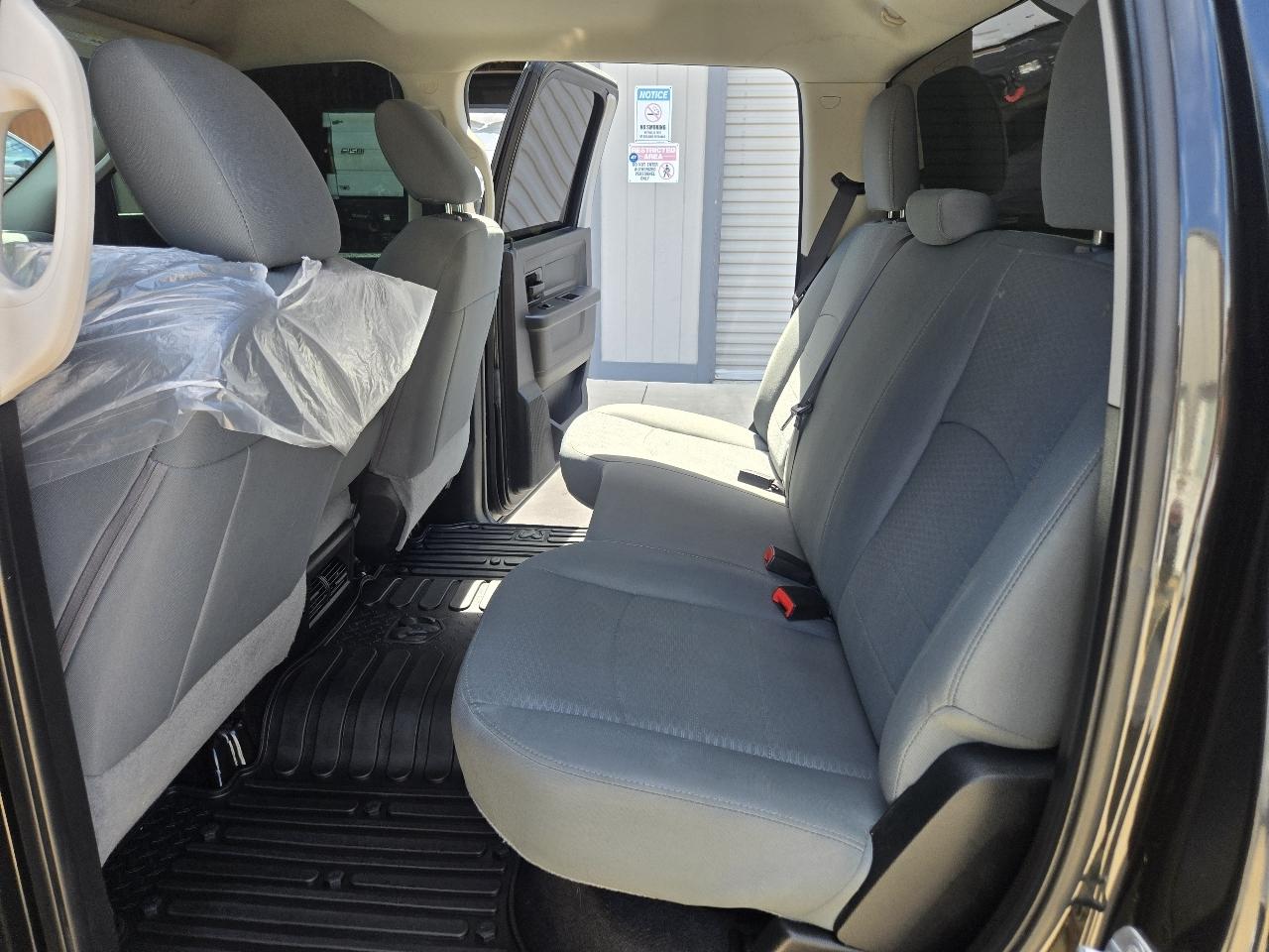 RAM 2500 Tradesman 4x4 Crew Cab 6'4" Box 2018