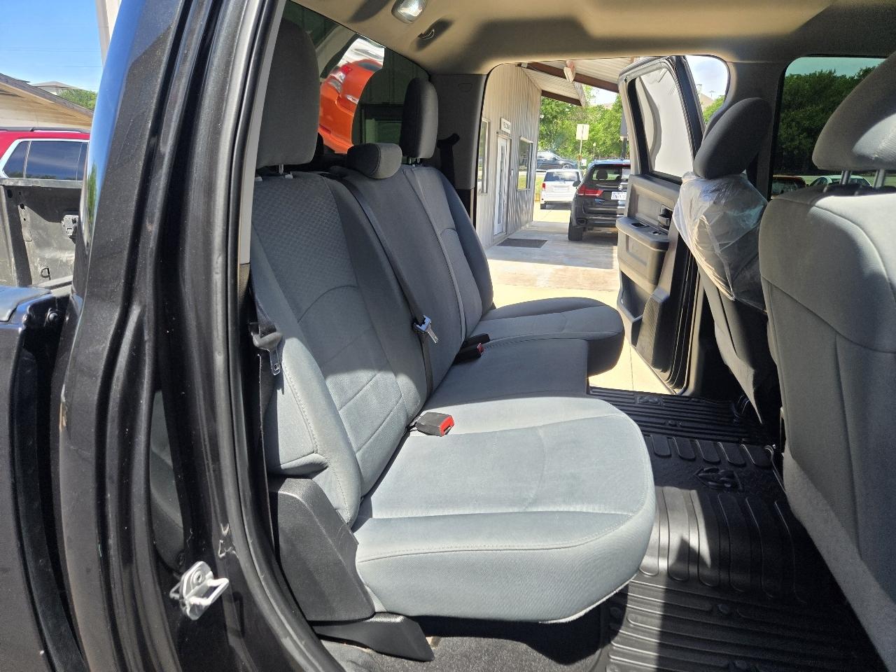 RAM 2500 Tradesman 4x4 Crew Cab 6'4" Box 2018