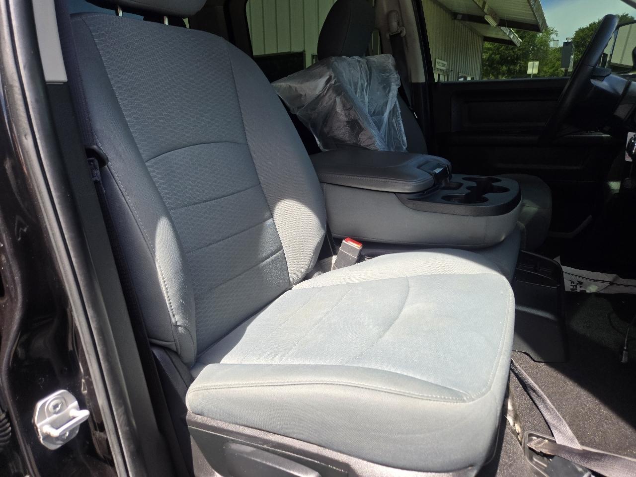 RAM 2500 Tradesman 4x4 Crew Cab 6'4" Box 2018