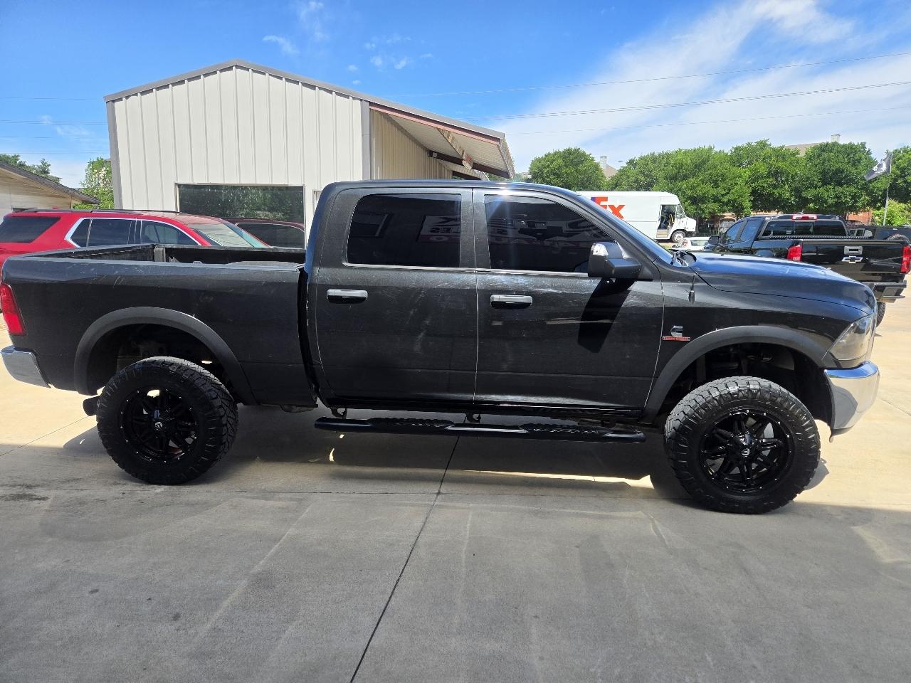 RAM 2500 Tradesman 4x4 Crew Cab 6'4" Box 2018