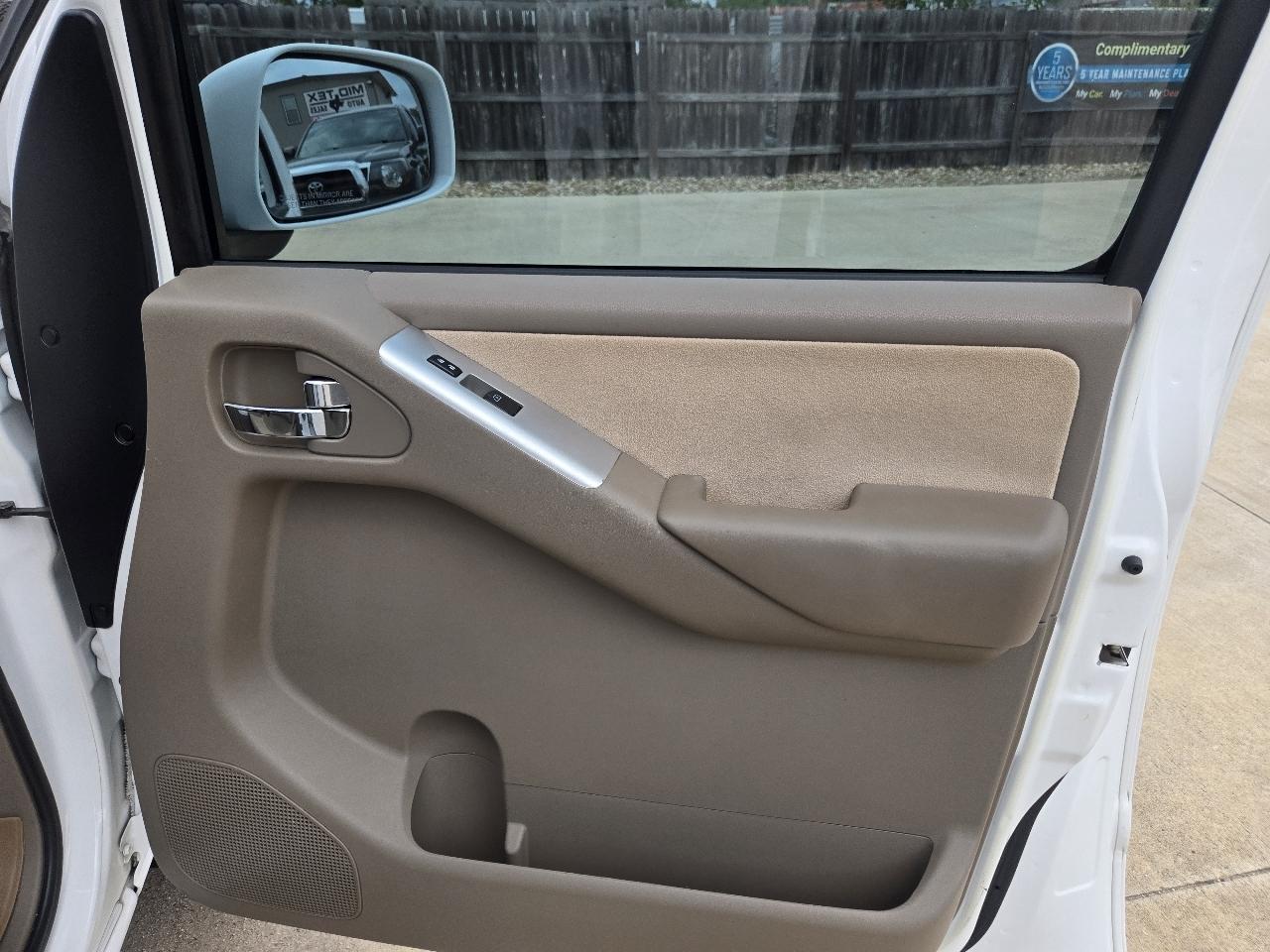 Nissan Pathfinder 2WD 4dr V6 SV 2011