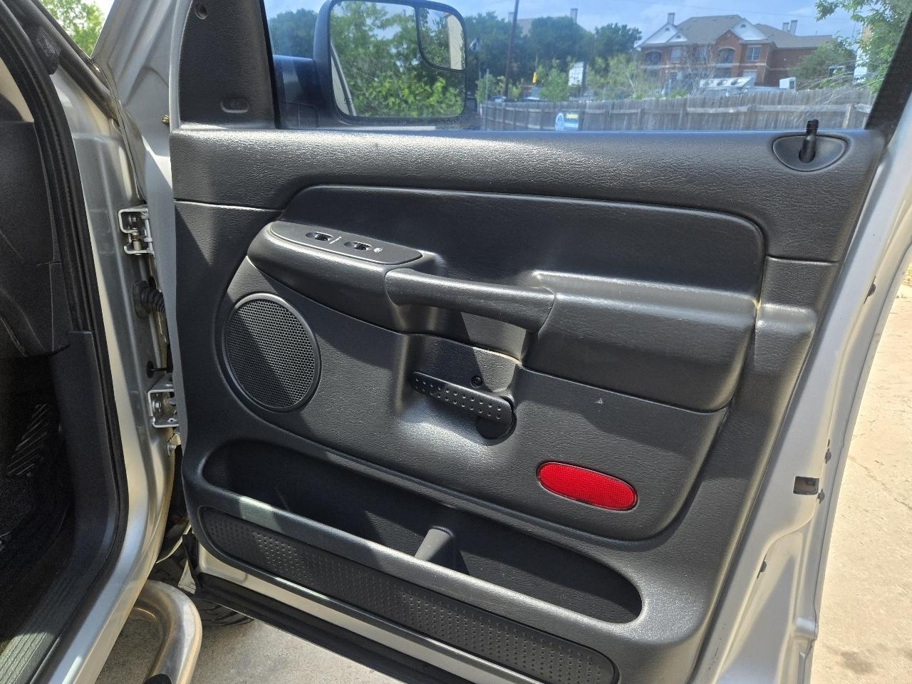 Dodge Ram 2500 4dr Quad Cab 160.5" WB 4WD SLT 2005