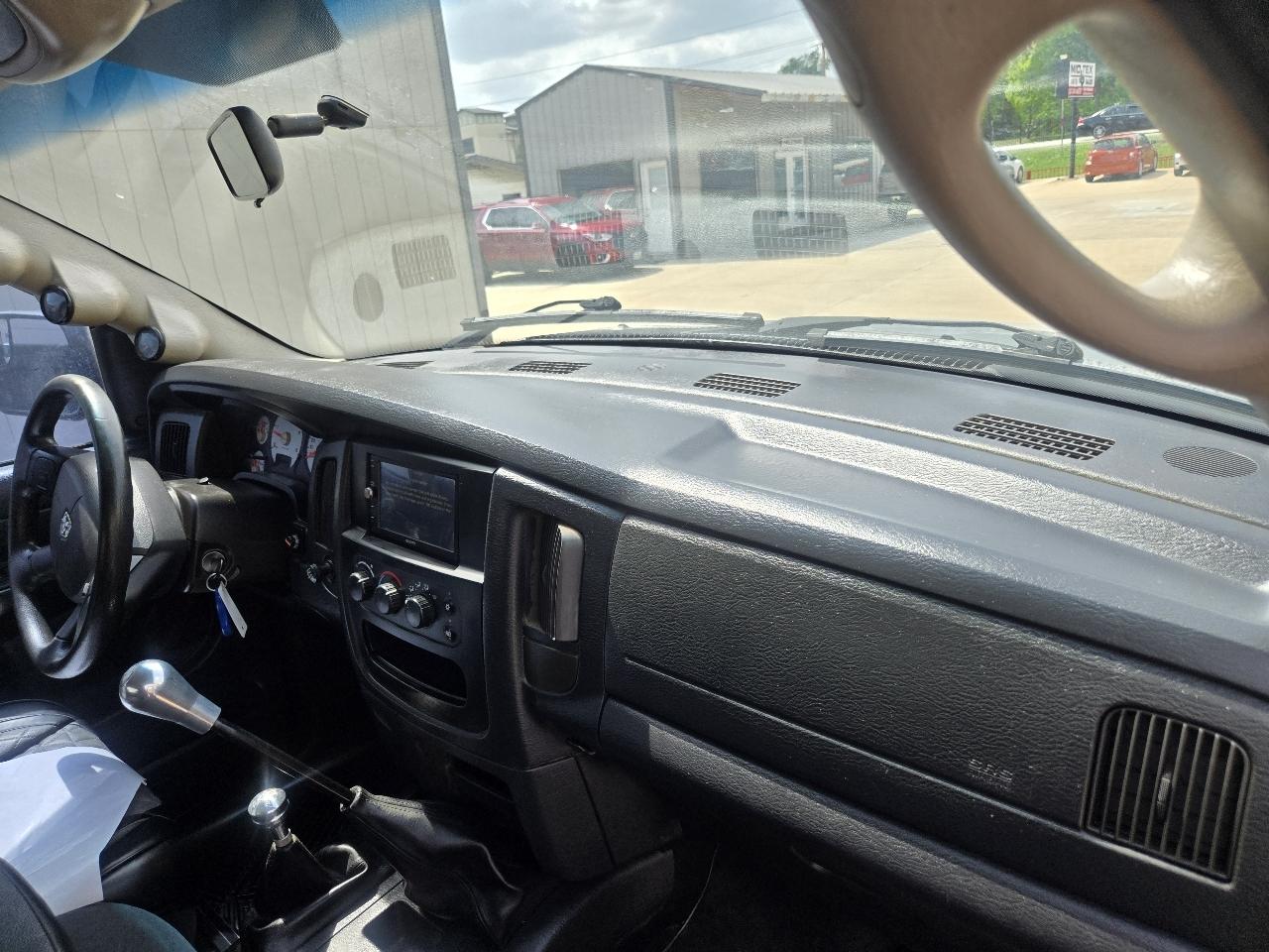 Dodge Ram 2500 4dr Quad Cab 160.5" WB 4WD SLT 2005