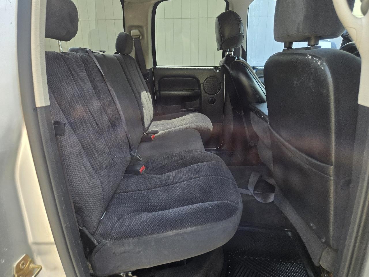 Dodge Ram 2500 4dr Quad Cab 160.5" WB 4WD SLT 2005