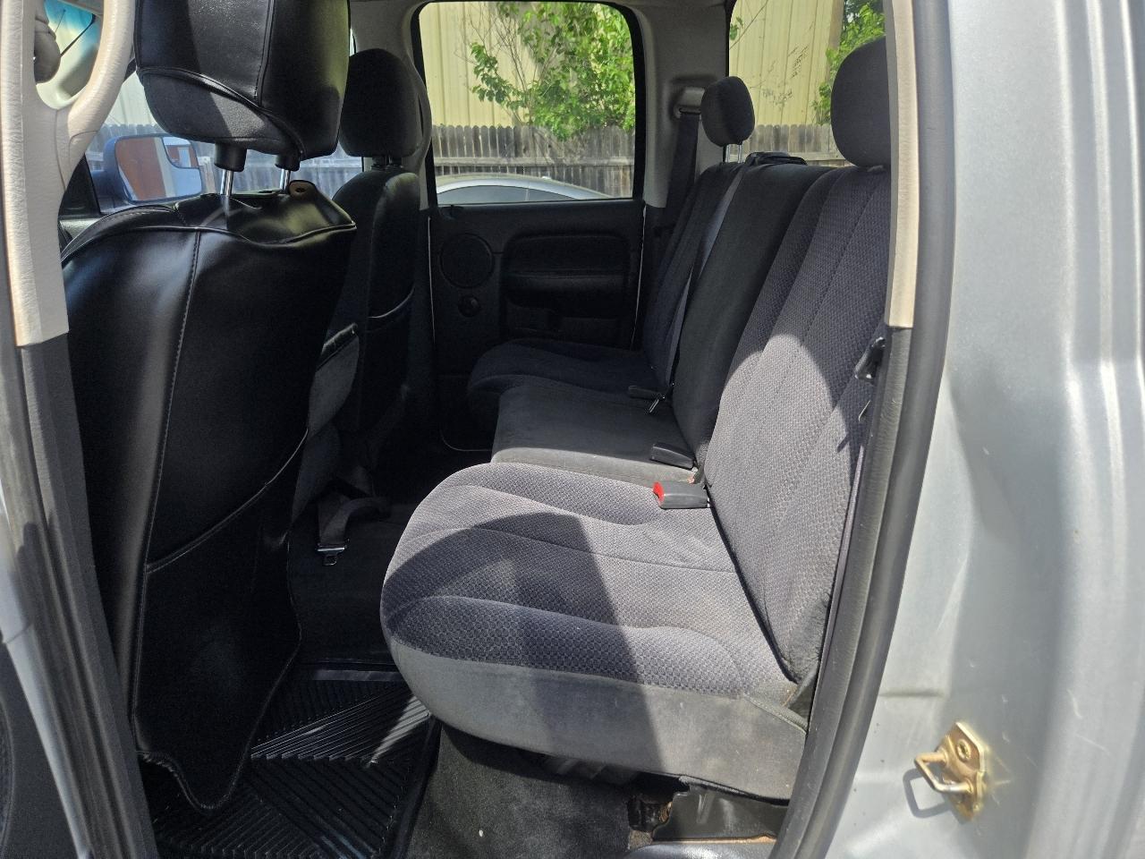 Dodge Ram 2500 4dr Quad Cab 160.5" WB 4WD SLT 2005