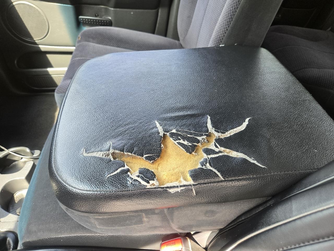 Dodge Ram 2500 4dr Quad Cab 160.5" WB 4WD SLT 2005