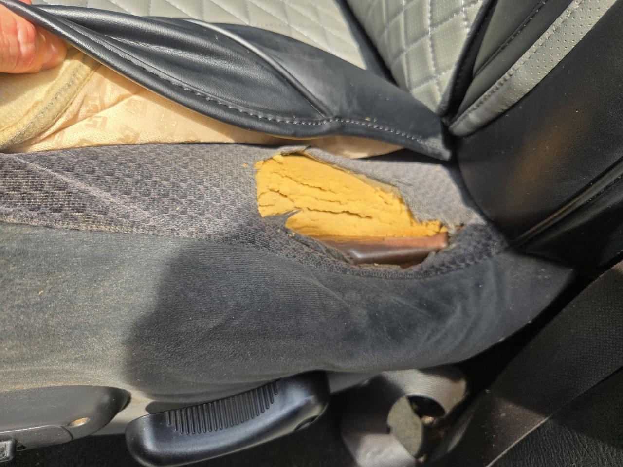 Dodge Ram 2500 4dr Quad Cab 160.5" WB 4WD SLT 2005