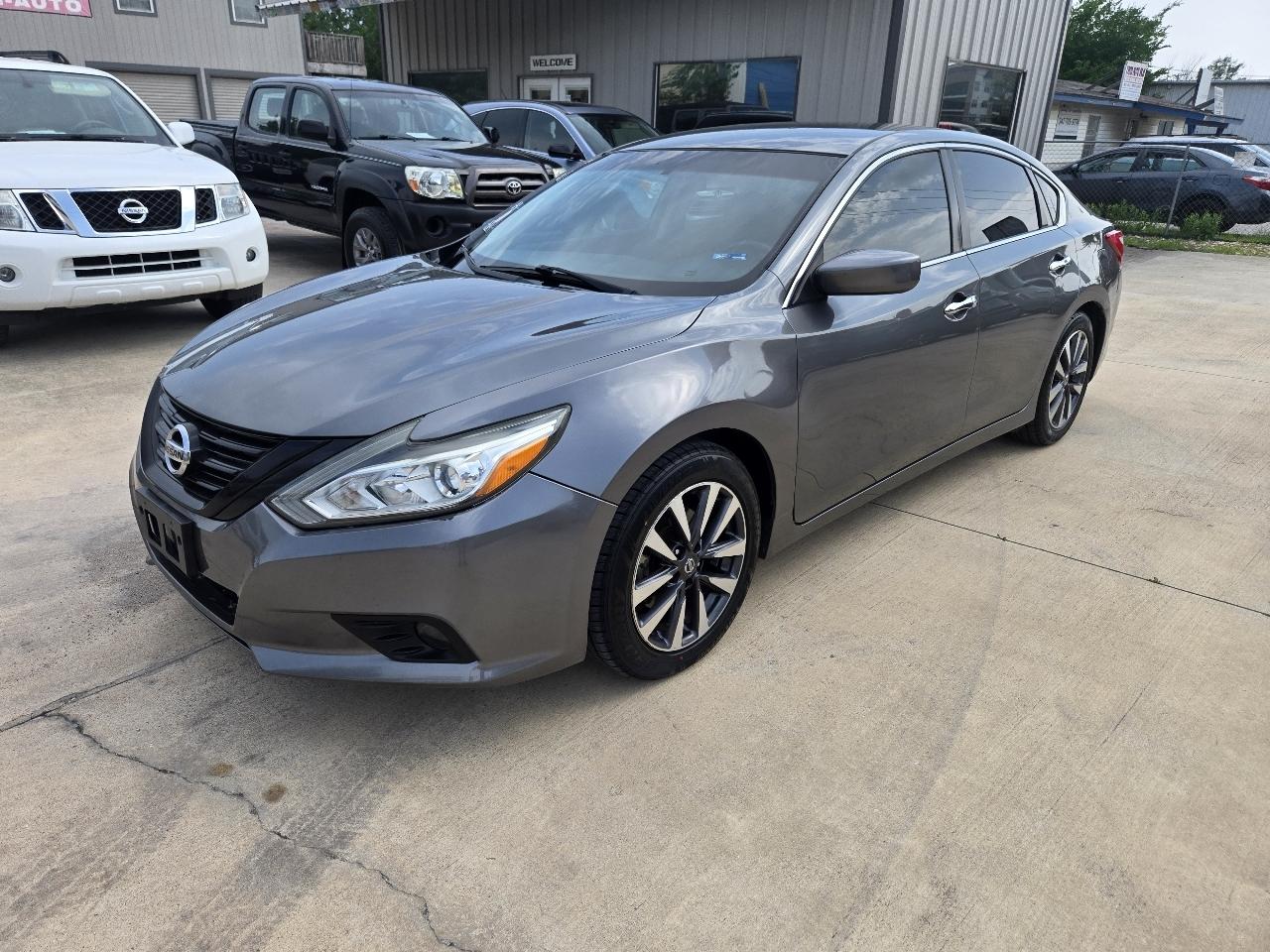 Nissan Altima 2.5 SV Sedan 2017