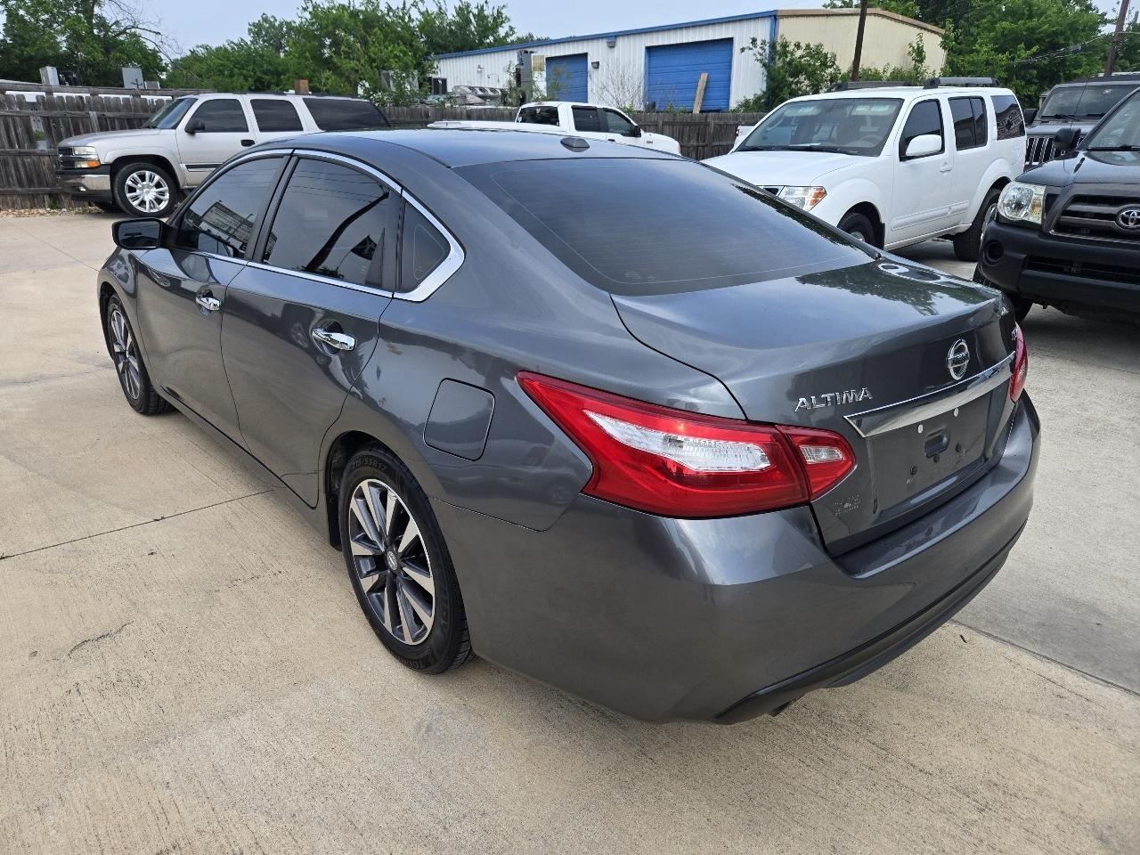 Nissan Altima 2.5 SV Sedan 2017