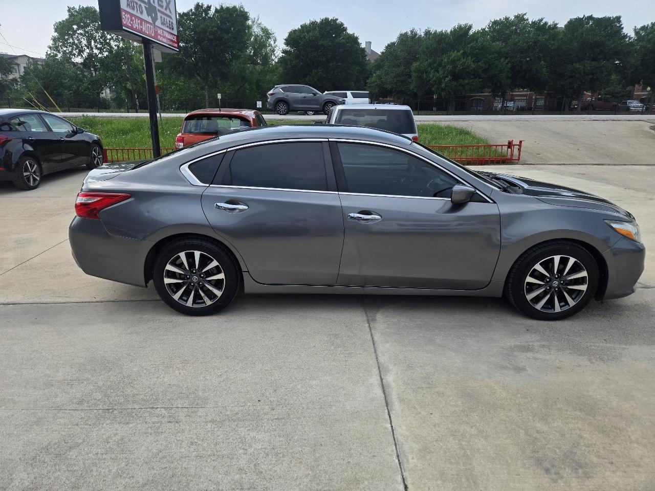 Nissan Altima 2.5 SV Sedan 2017