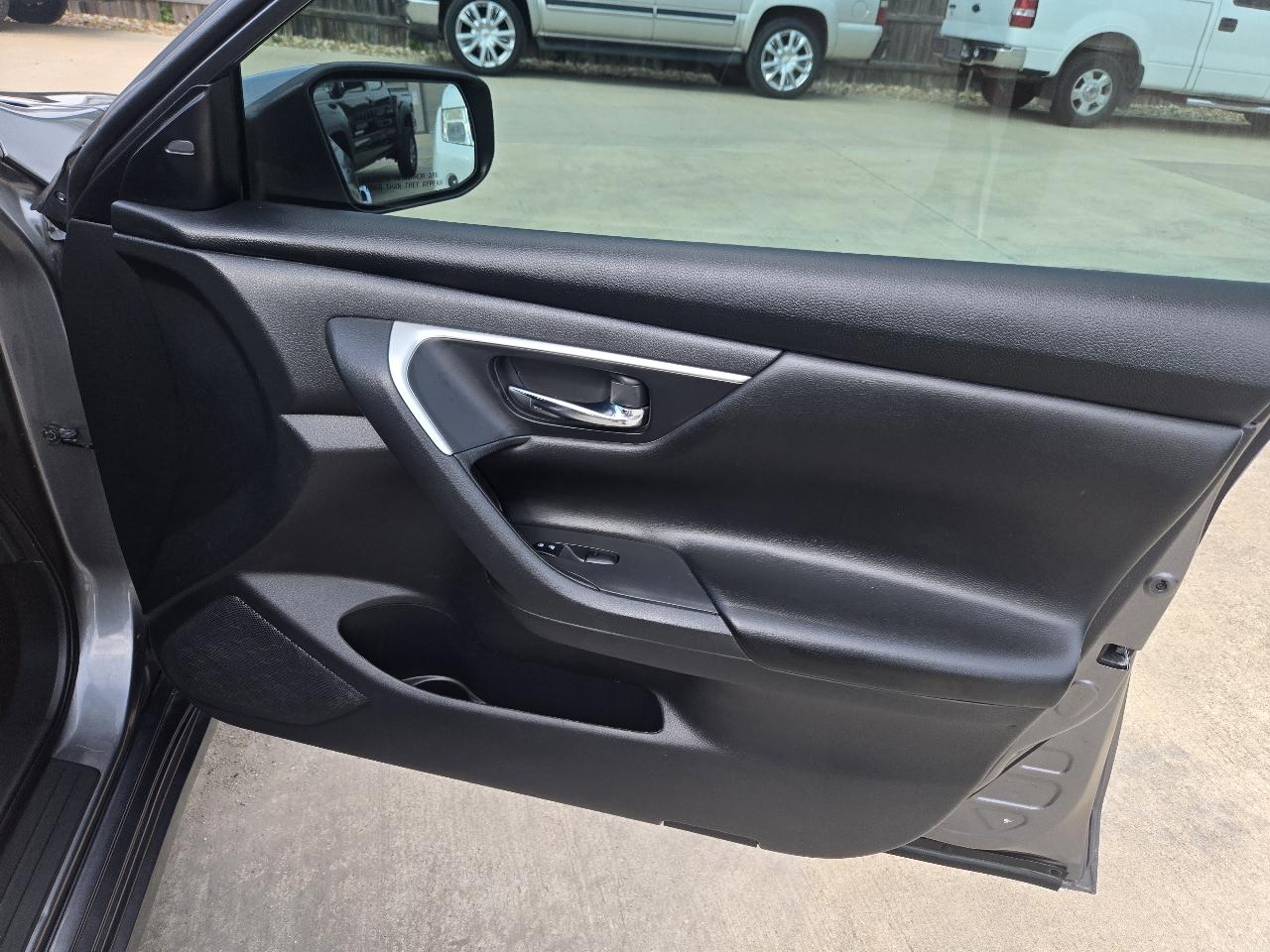 Nissan Altima 2.5 SV Sedan 2017