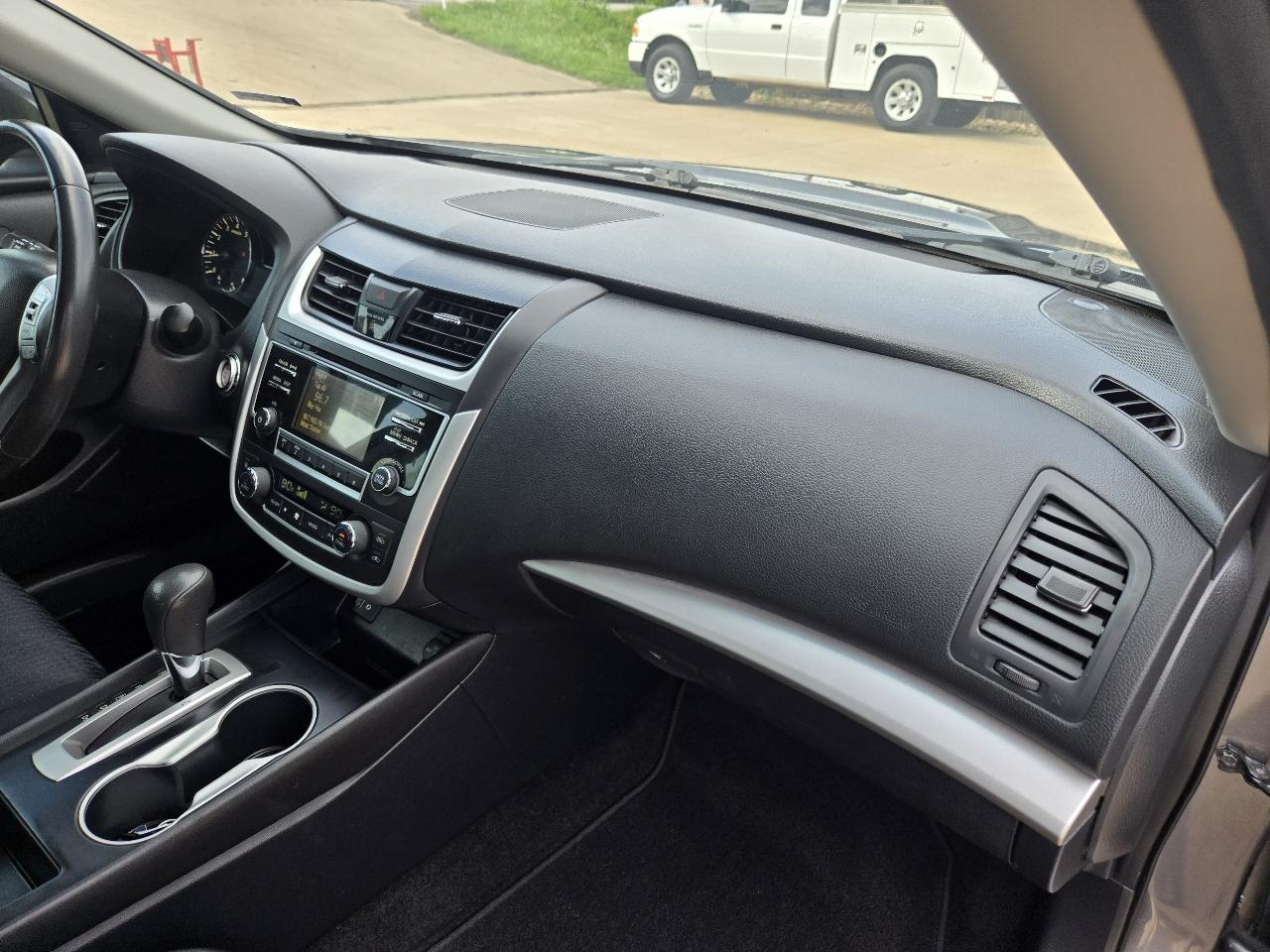 Nissan Altima 2.5 SV Sedan 2017