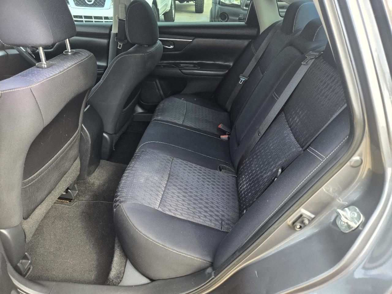 Nissan Altima 2.5 SV Sedan 2017