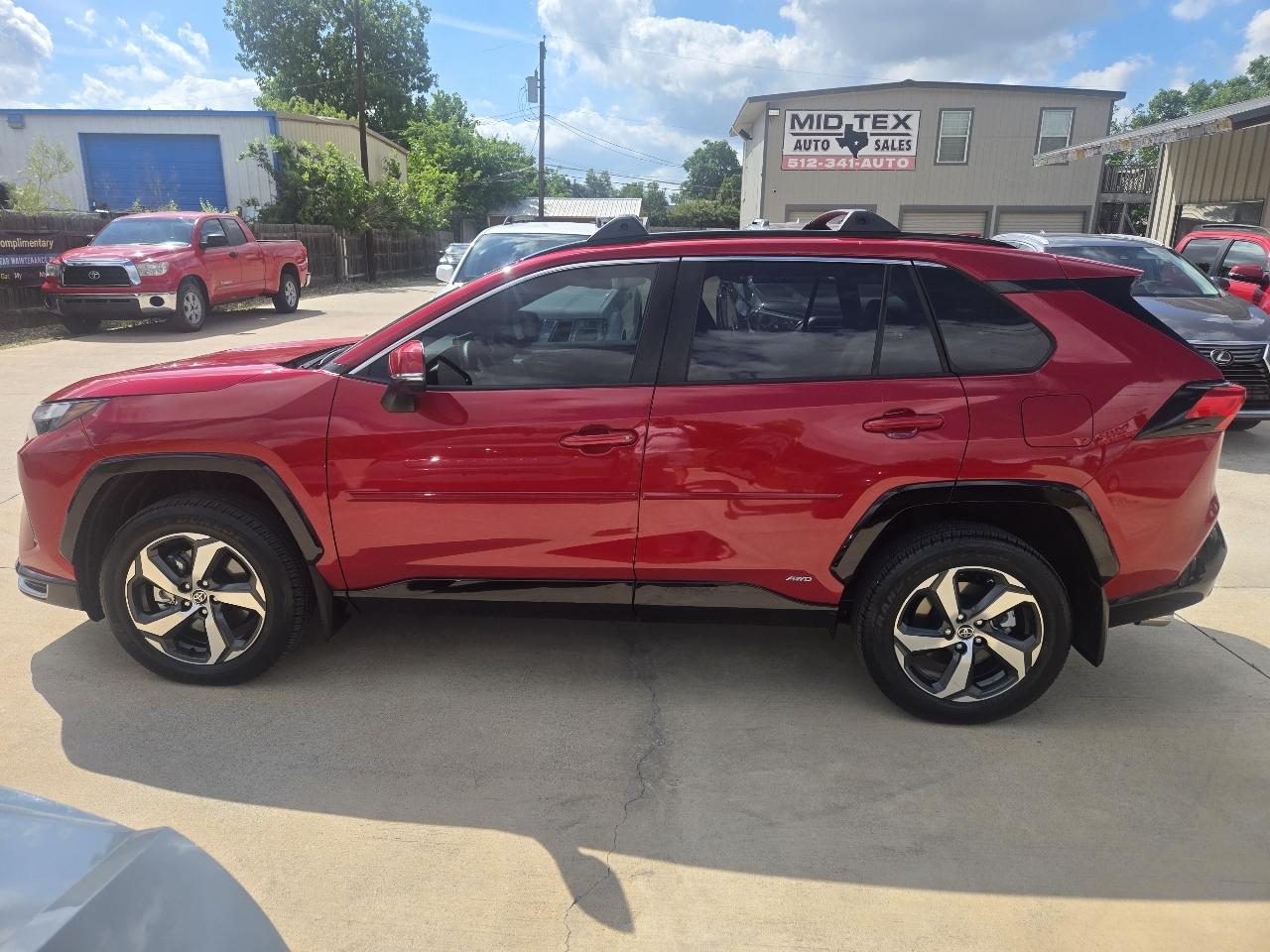Toyota RAV4 Plug-In Hybrid SE (Natl) 2025