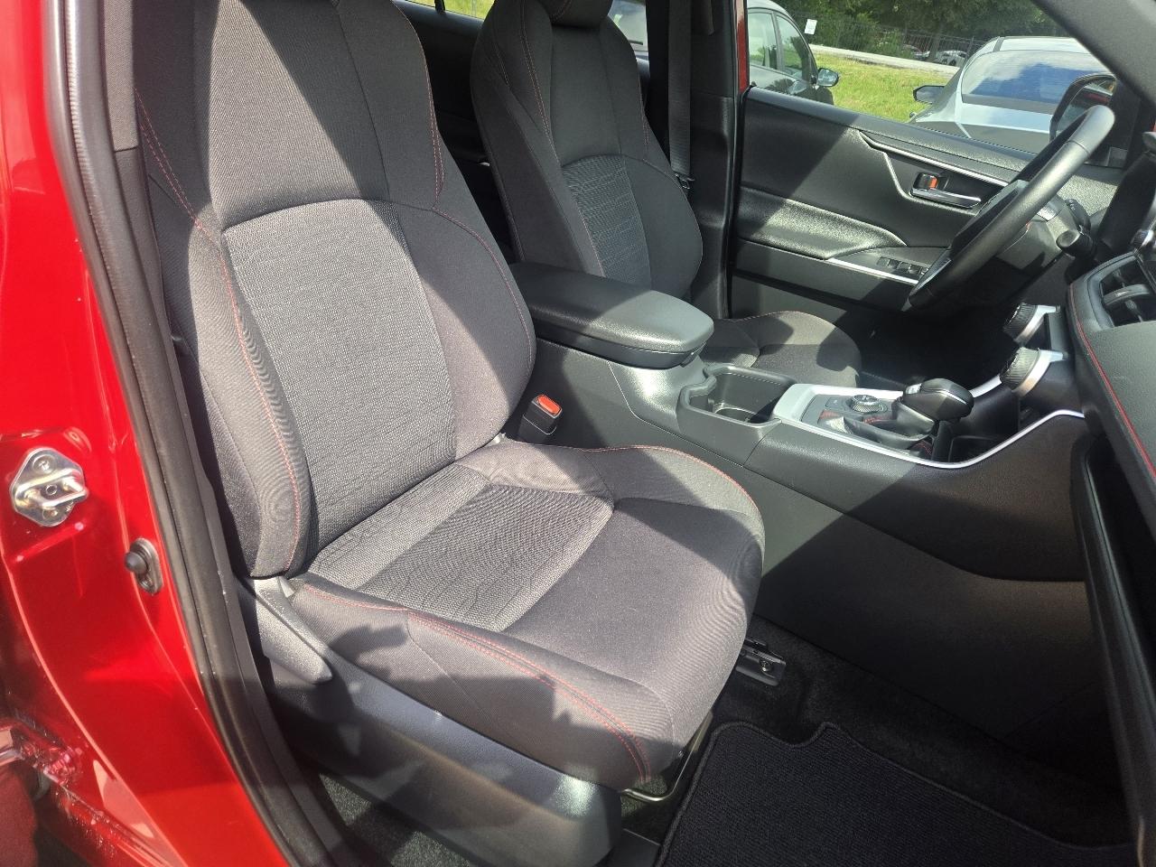 Toyota RAV4 Plug-In Hybrid SE (Natl) 2025