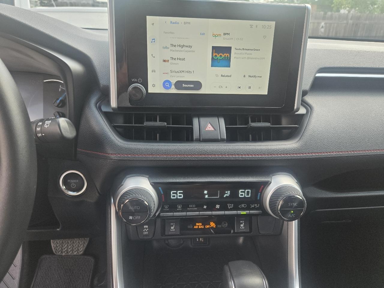 Toyota RAV4 Plug-In Hybrid SE (Natl) 2025