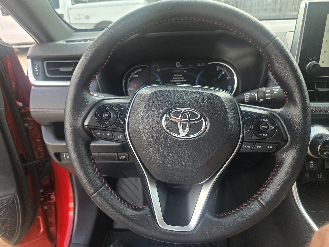 Toyota RAV4 Plug-In Hybrid SE (Natl) 2025