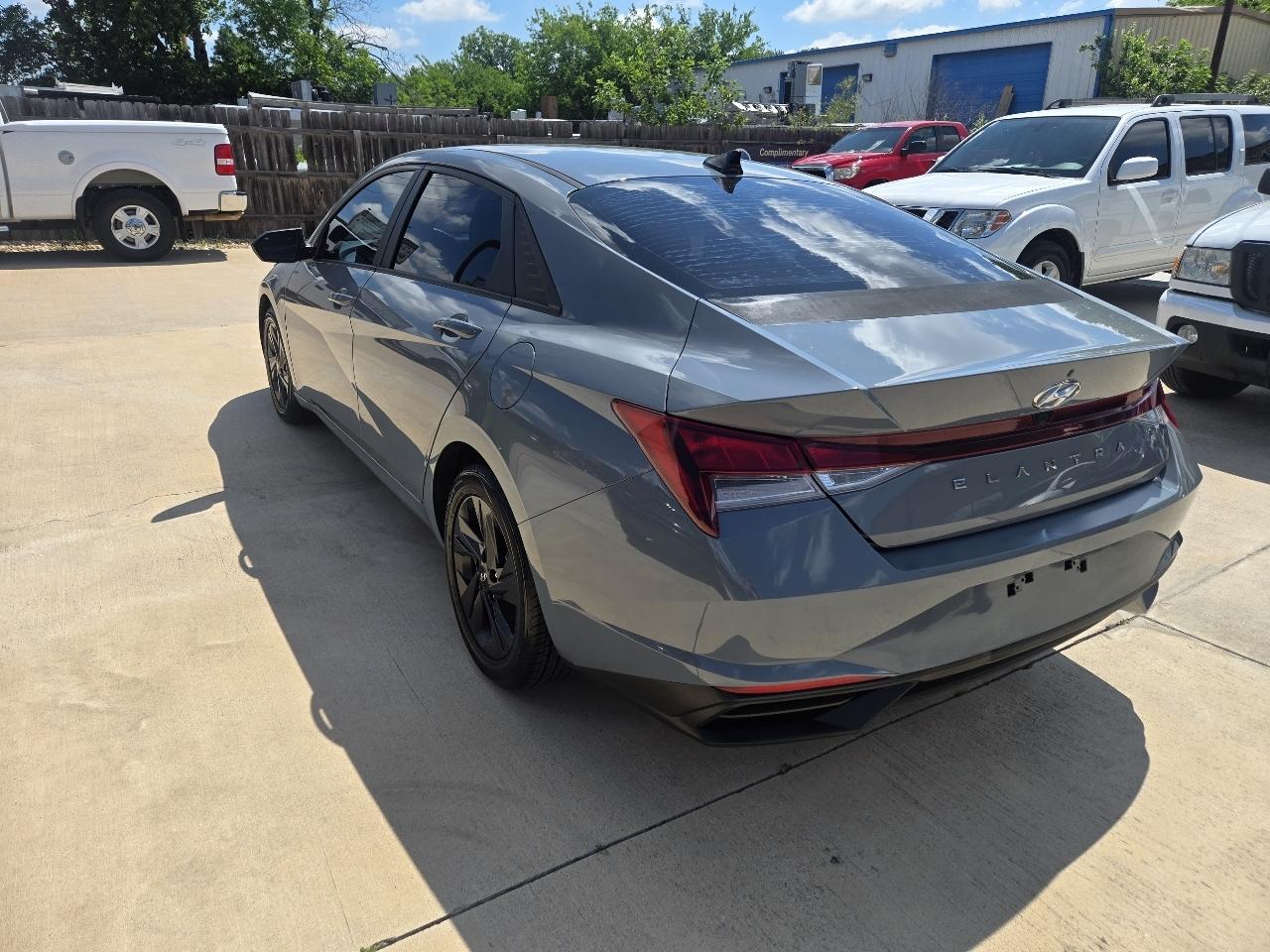 Hyundai Elantra SEL IVT *Ltd Avail* 2021