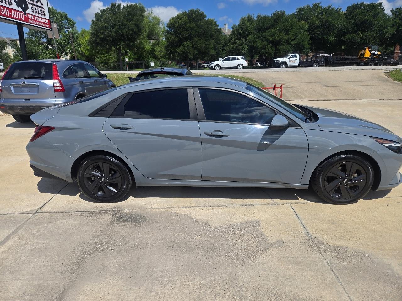 Hyundai Elantra SEL IVT *Ltd Avail* 2021