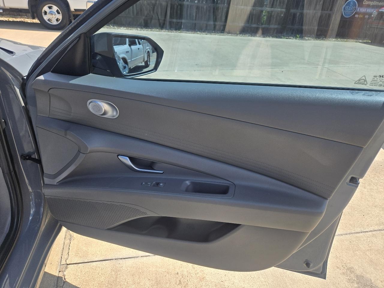 Hyundai Elantra SEL IVT *Ltd Avail* 2021
