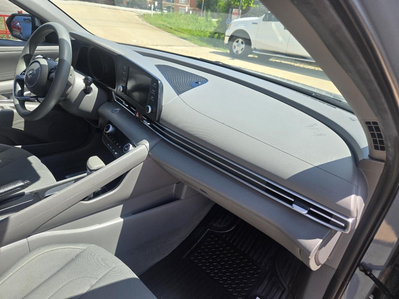 Hyundai Elantra SEL IVT *Ltd Avail* 2021