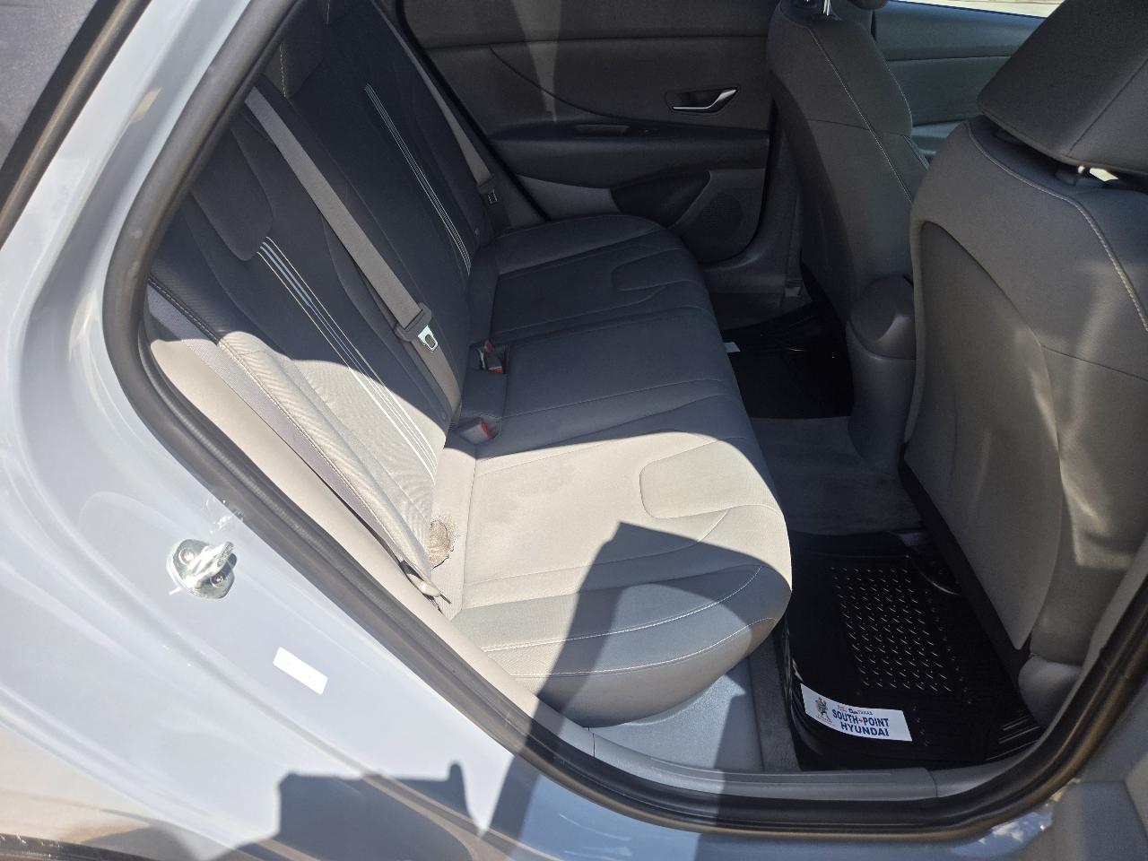 Hyundai Elantra SEL IVT *Ltd Avail* 2021