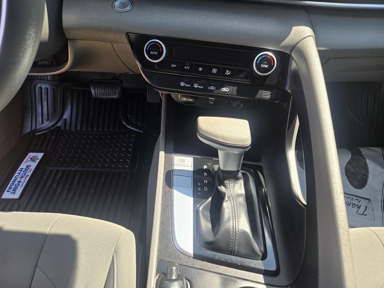 Hyundai Elantra SEL IVT *Ltd Avail* 2021