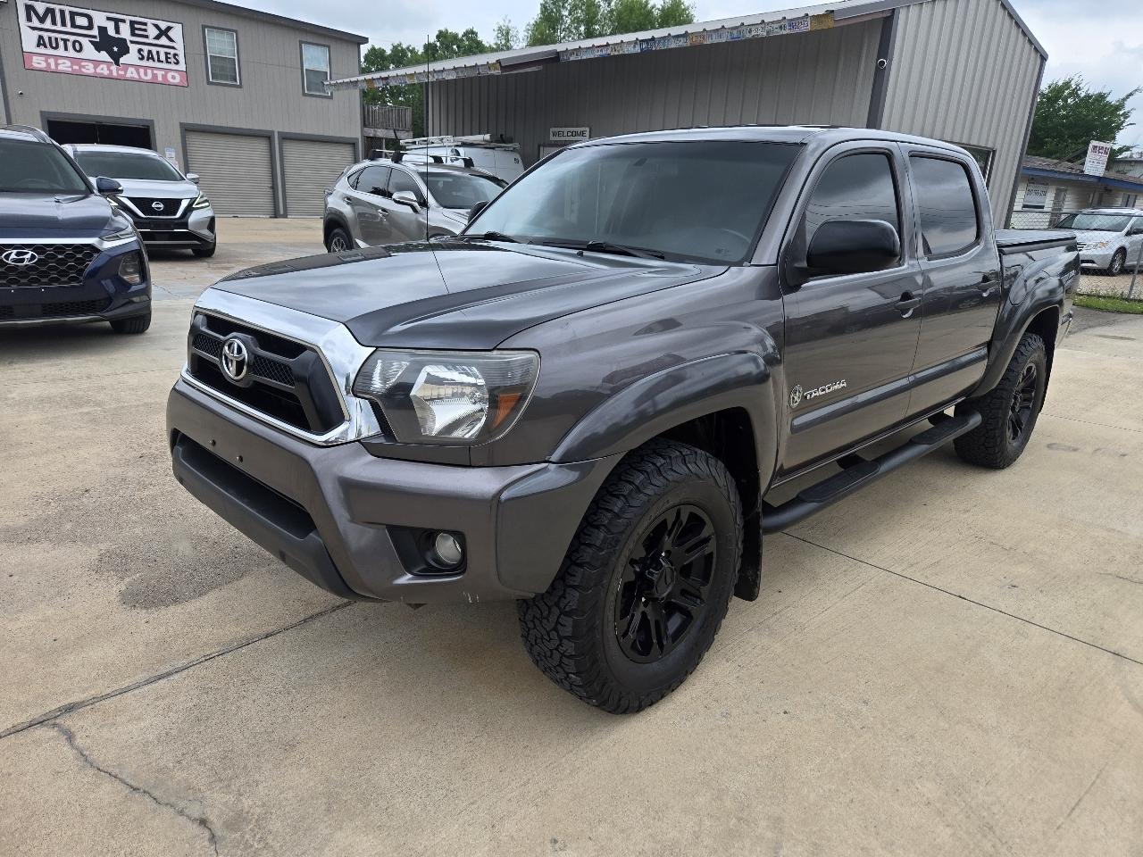 Toyota Tacoma 4WD Double Cab V6 AT (Natl) 2015