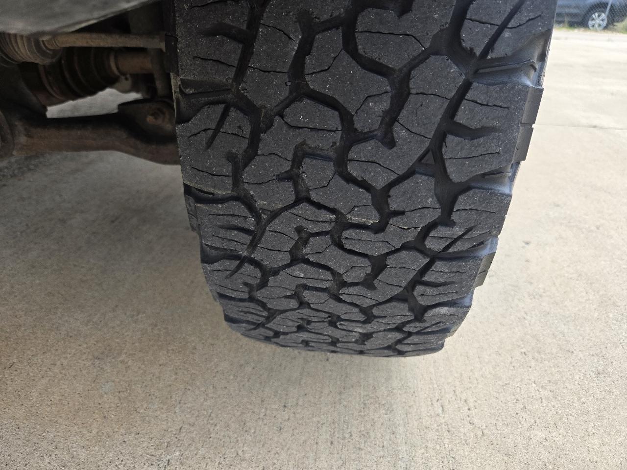 Toyota Tacoma 4WD Double Cab V6 AT (Natl) 2015