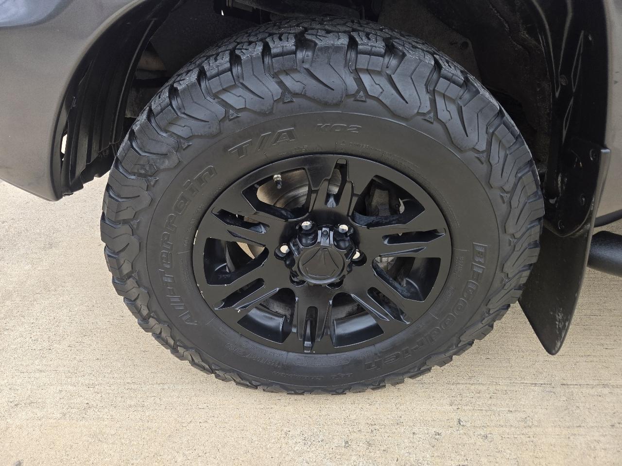 Toyota Tacoma 4WD Double Cab V6 AT (Natl) 2015
