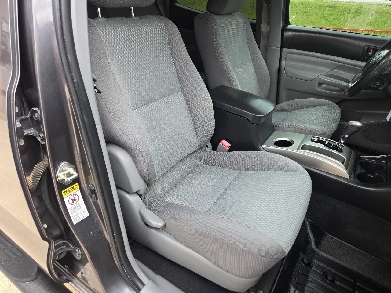 Toyota Tacoma 4WD Double Cab V6 AT (Natl) 2015