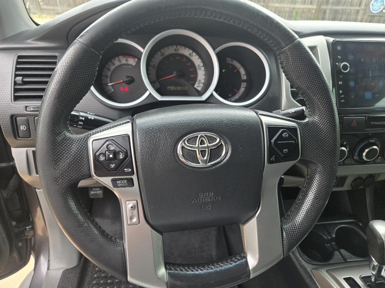 Toyota Tacoma 4WD Double Cab V6 AT (Natl) 2015