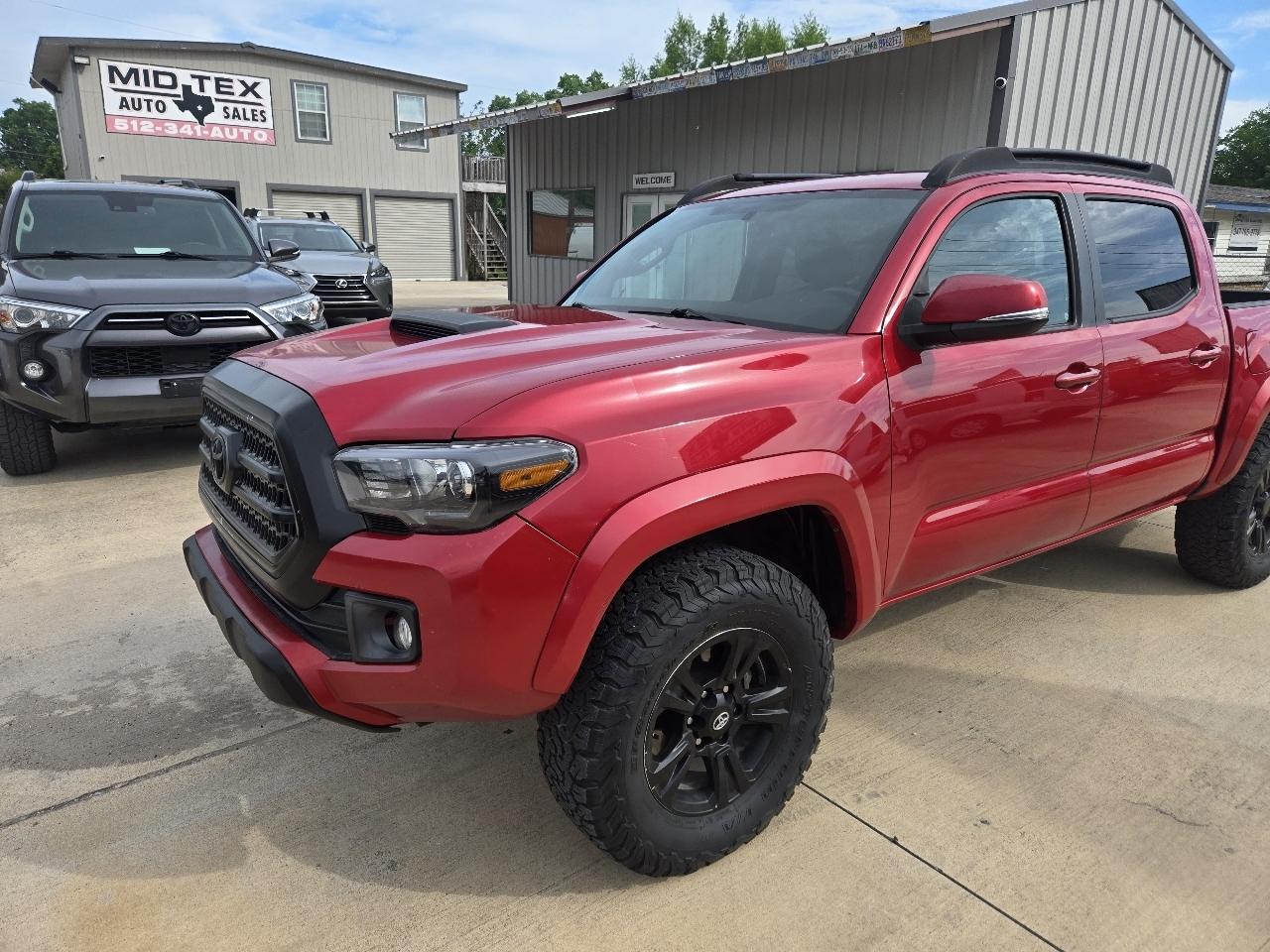 Toyota Tacoma SR5 Double Cab 5' Bed V6 4x4 AT (Natl) 2017