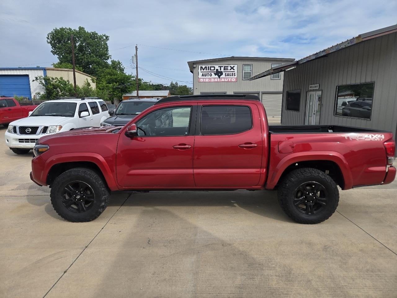 Toyota Tacoma SR5 Double Cab 5' Bed V6 4x4 AT (Natl) 2017