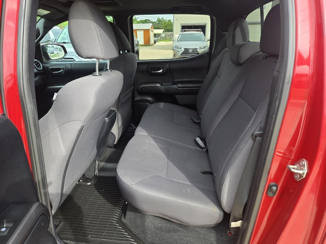Toyota Tacoma SR5 Double Cab 5' Bed V6 4x4 AT (Natl) 2017