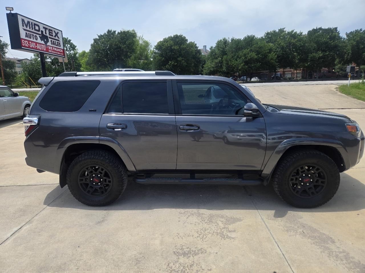 Toyota 4Runner TRD Off Road Premium 4WD (Natl) 2020