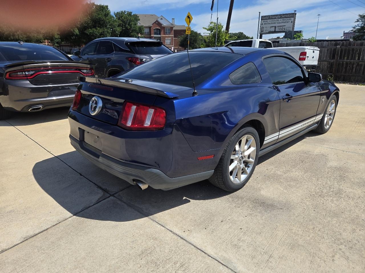 Ford Mustang 2dr Cpe V6 2011