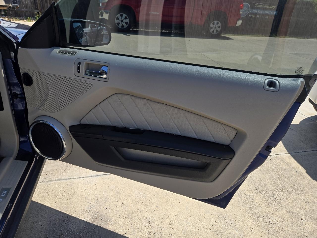 Ford Mustang 2dr Cpe V6 2011
