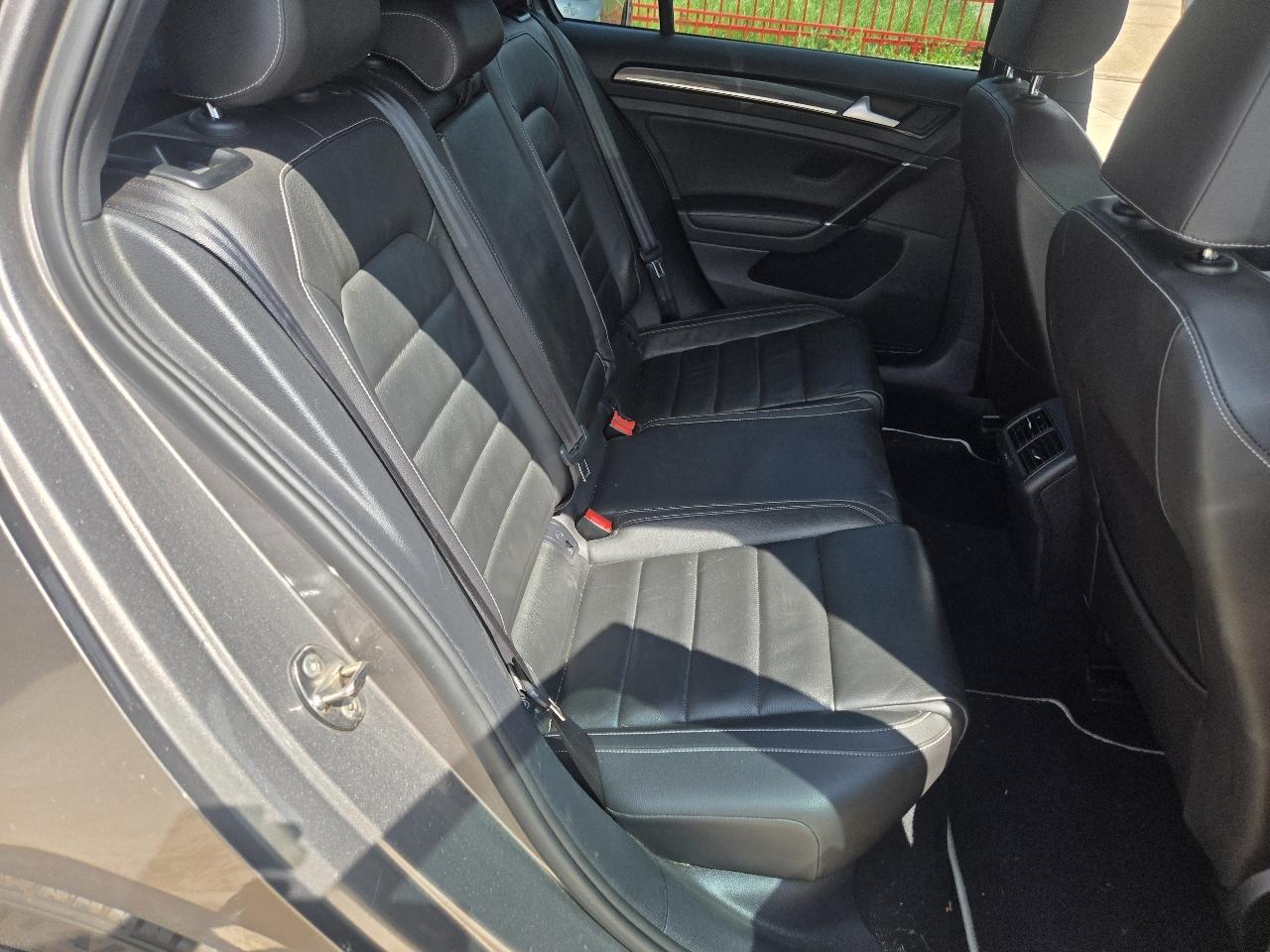 Volkswagen Golf R  2016
