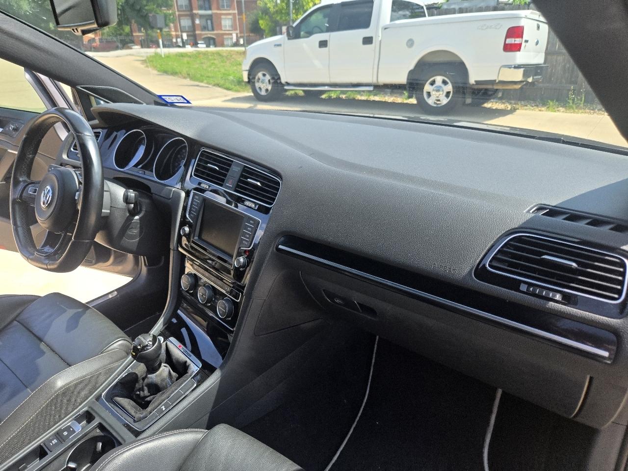 Volkswagen Golf R  2016