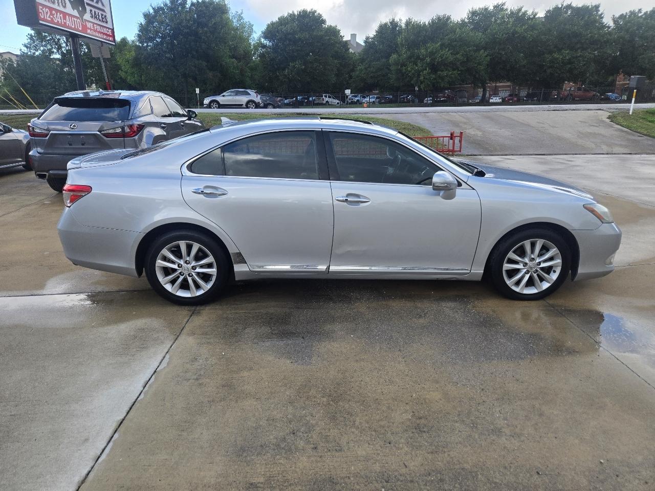 Lexus ES 350 4dr Sdn 2011