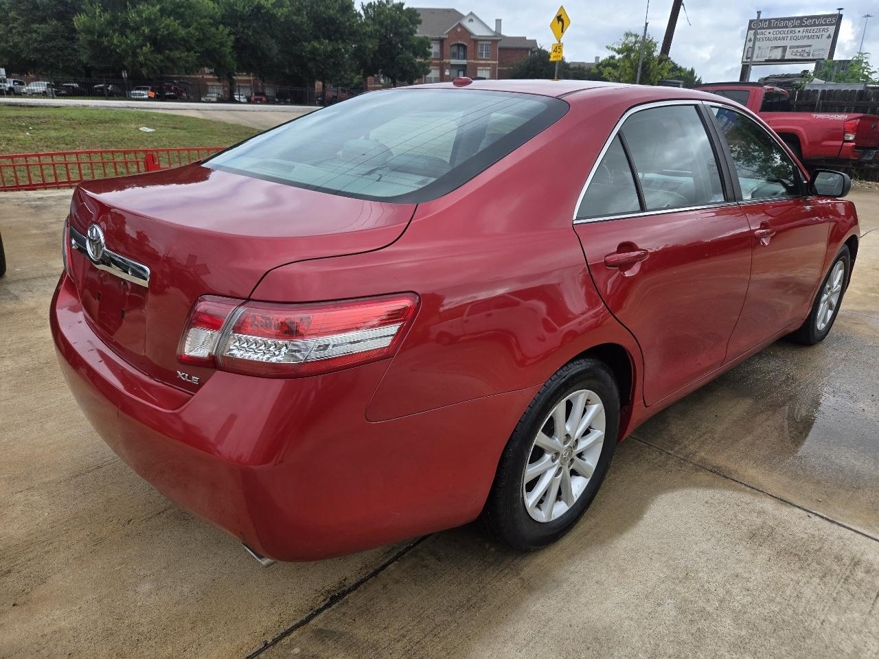 Toyota Camry 4dr Sdn XLE V6 Auto 2011