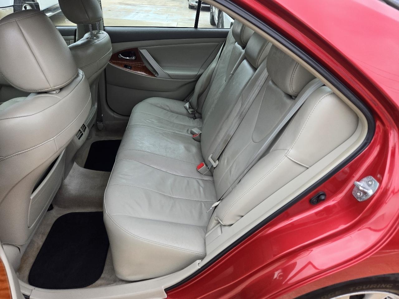 Toyota Camry 4dr Sdn XLE V6 Auto 2011