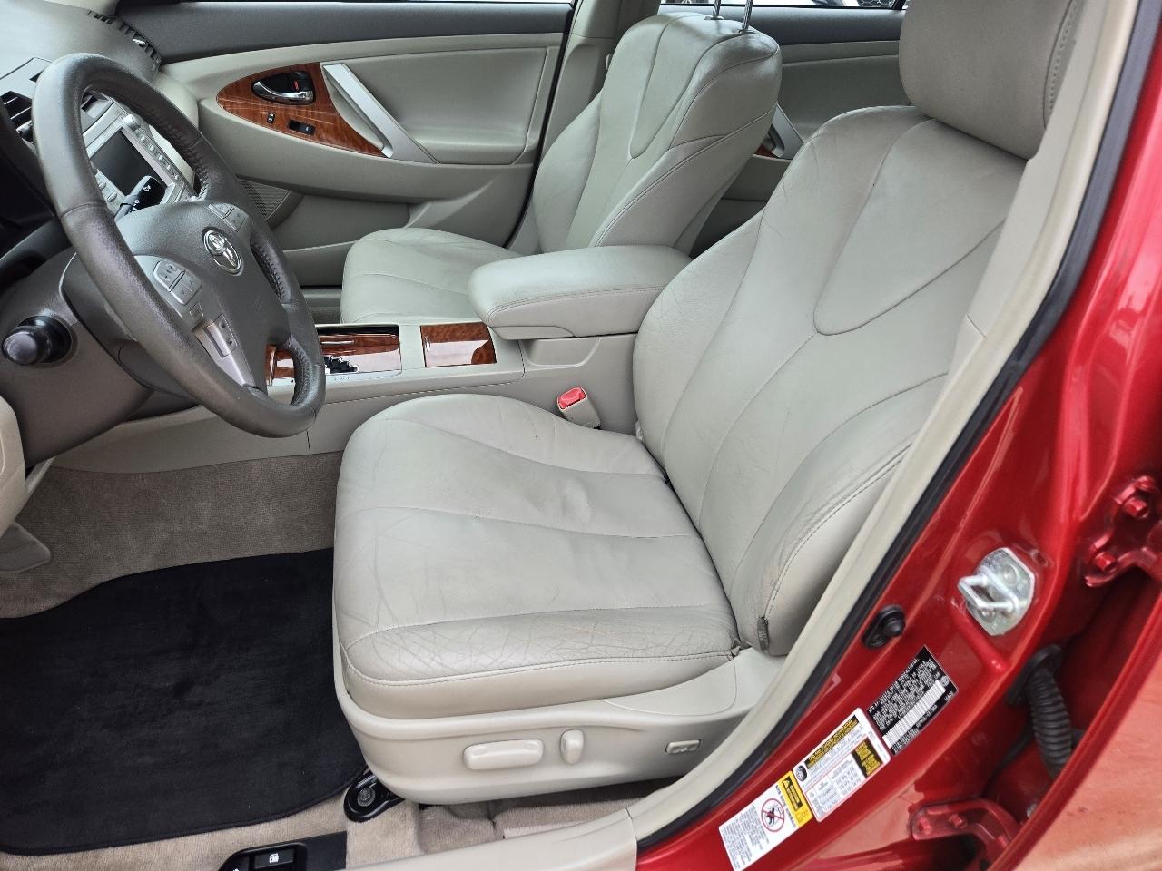 Toyota Camry 4dr Sdn XLE V6 Auto 2011