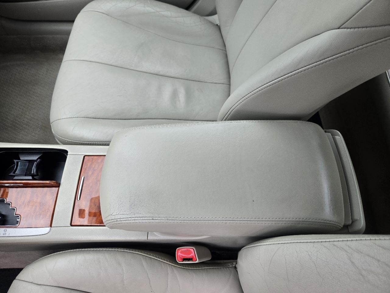 Toyota Camry 4dr Sdn XLE V6 Auto 2011