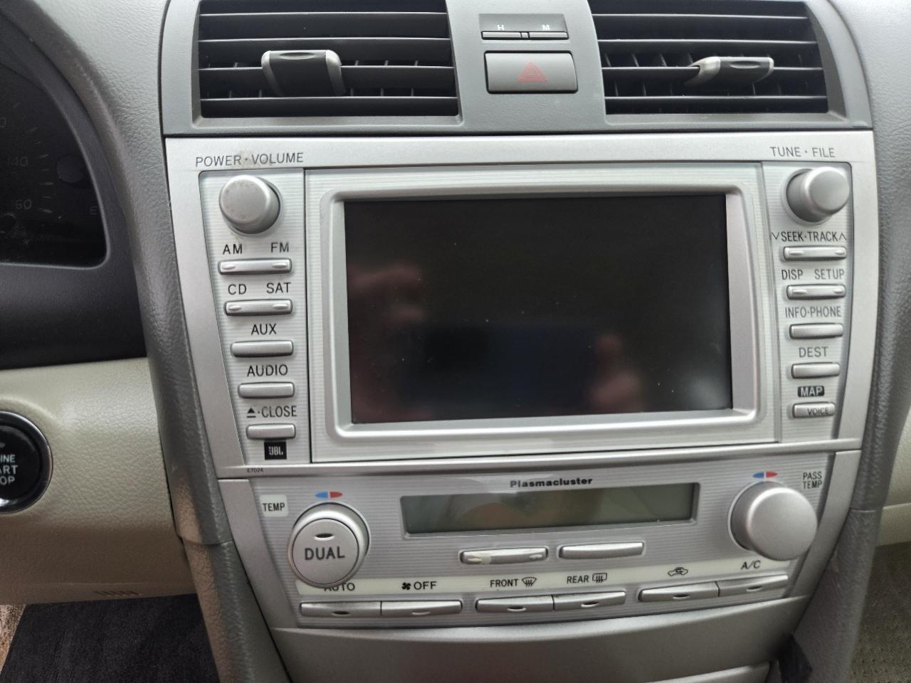 Toyota Camry 4dr Sdn XLE V6 Auto 2011