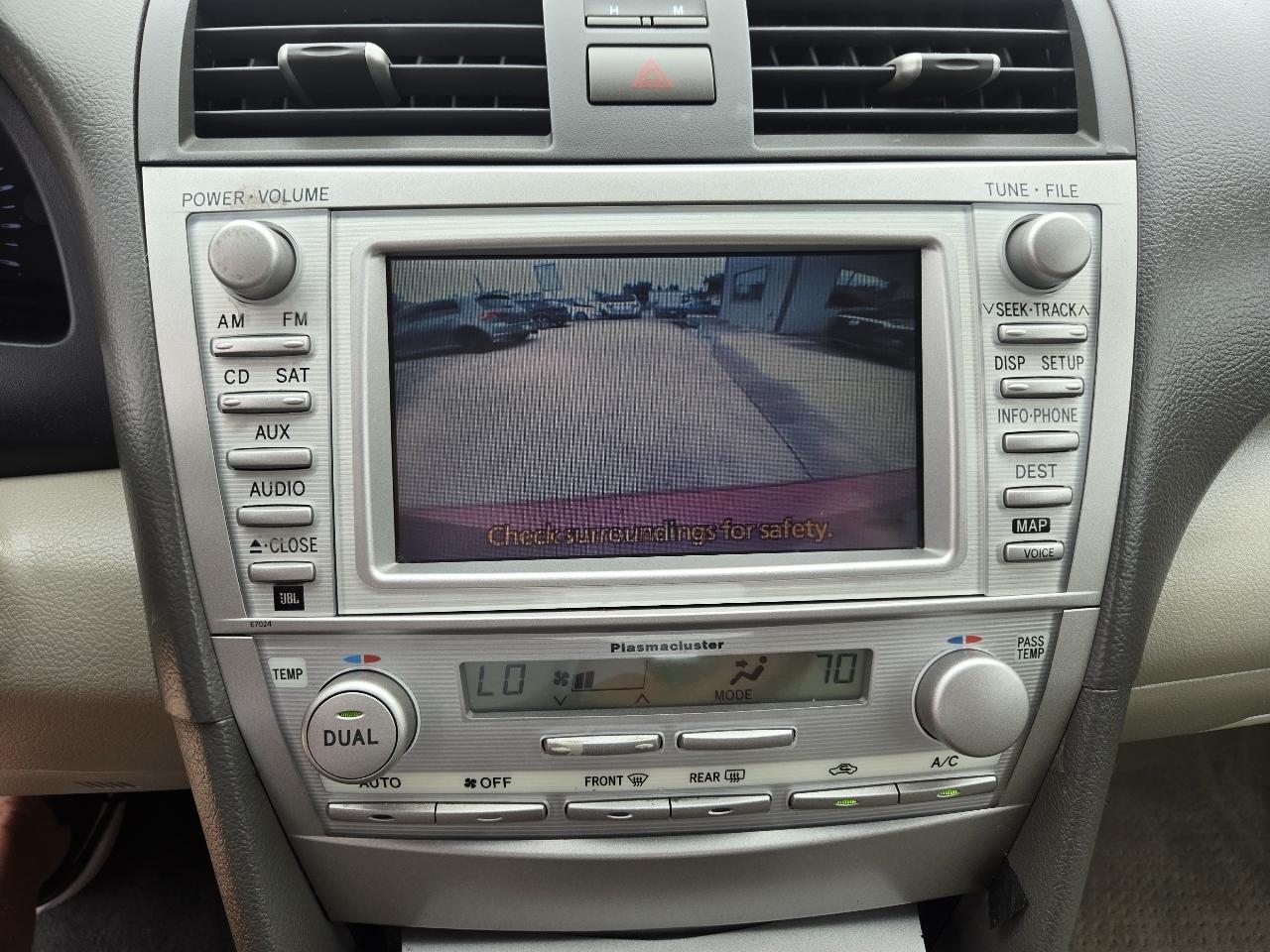 Toyota Camry 4dr Sdn XLE V6 Auto 2011